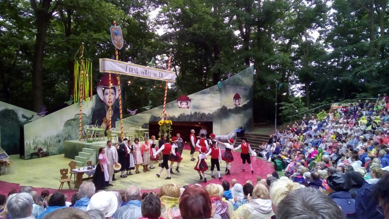 Schwarzwaldmädel-1.jpg